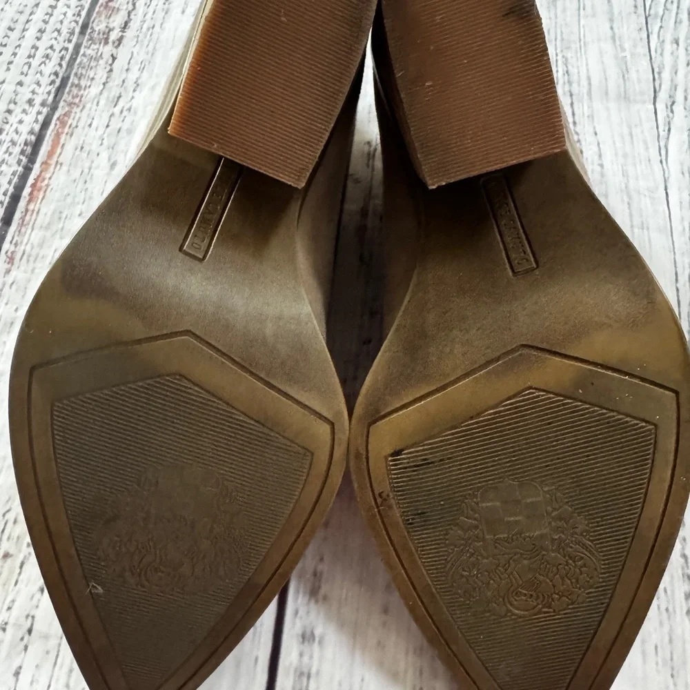 Vince Camuto Ginsel Suede Booties Taupe 8 M EUC